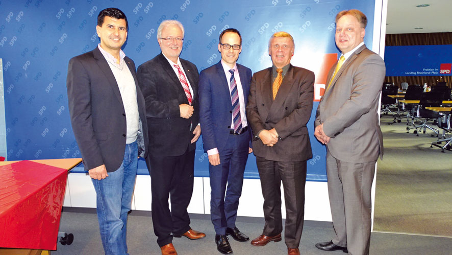 Nicht immer einer Meinung: Ralf Schönfeld und Manfred Leyendecker (von rechts nach links) von Haus & Grund Rheinland-Pfalz diskutierten mit Dr. Denis Alt, Thomas Wansch und Daniel Schäffner von der SPD-Landtagsfraktion.